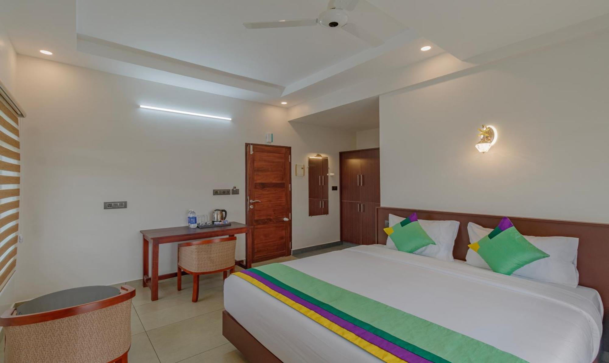 Treebo Amigos Residency Cochin Airport Hotel Kochi Dış mekan fotoğraf
