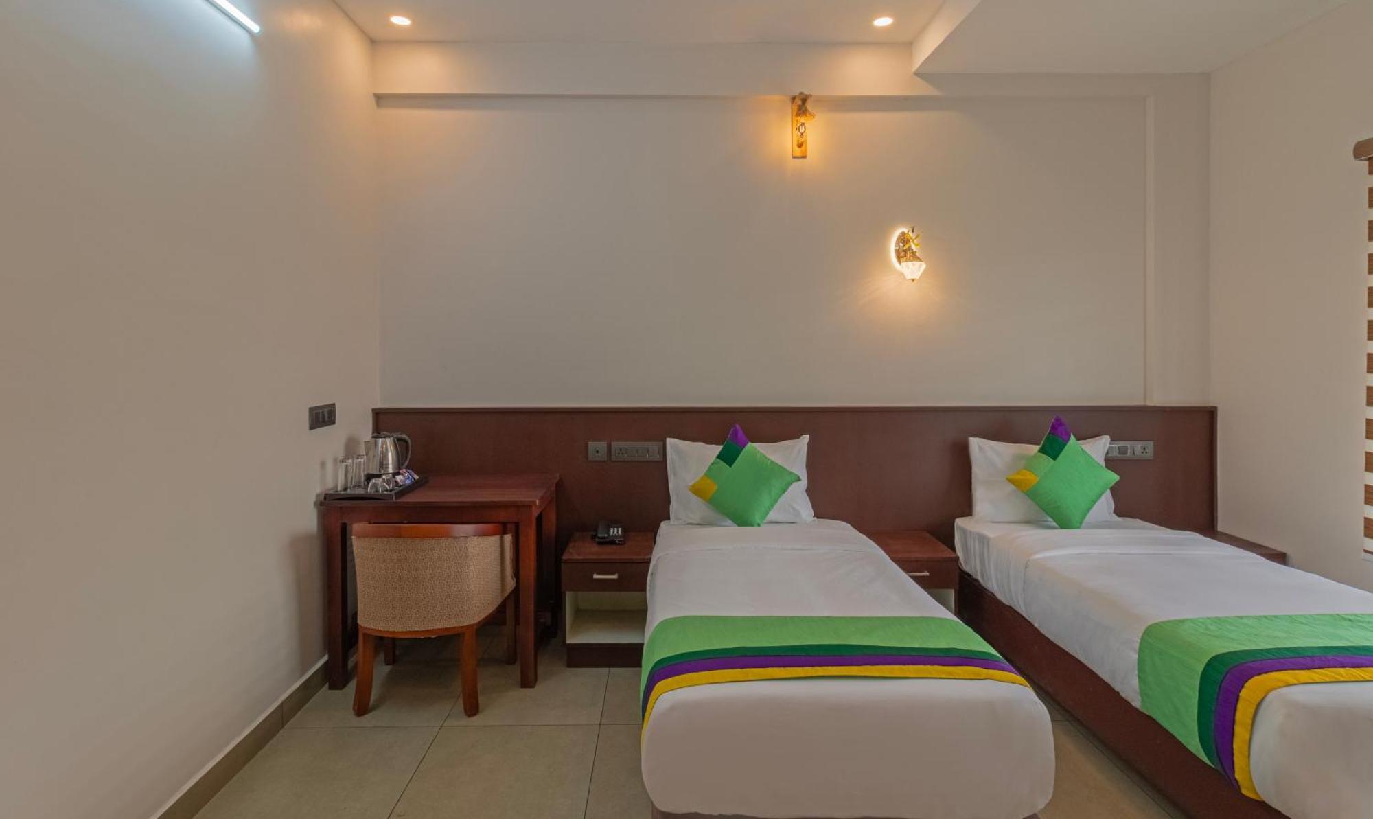 Treebo Amigos Residency Cochin Airport Hotel Kochi Dış mekan fotoğraf