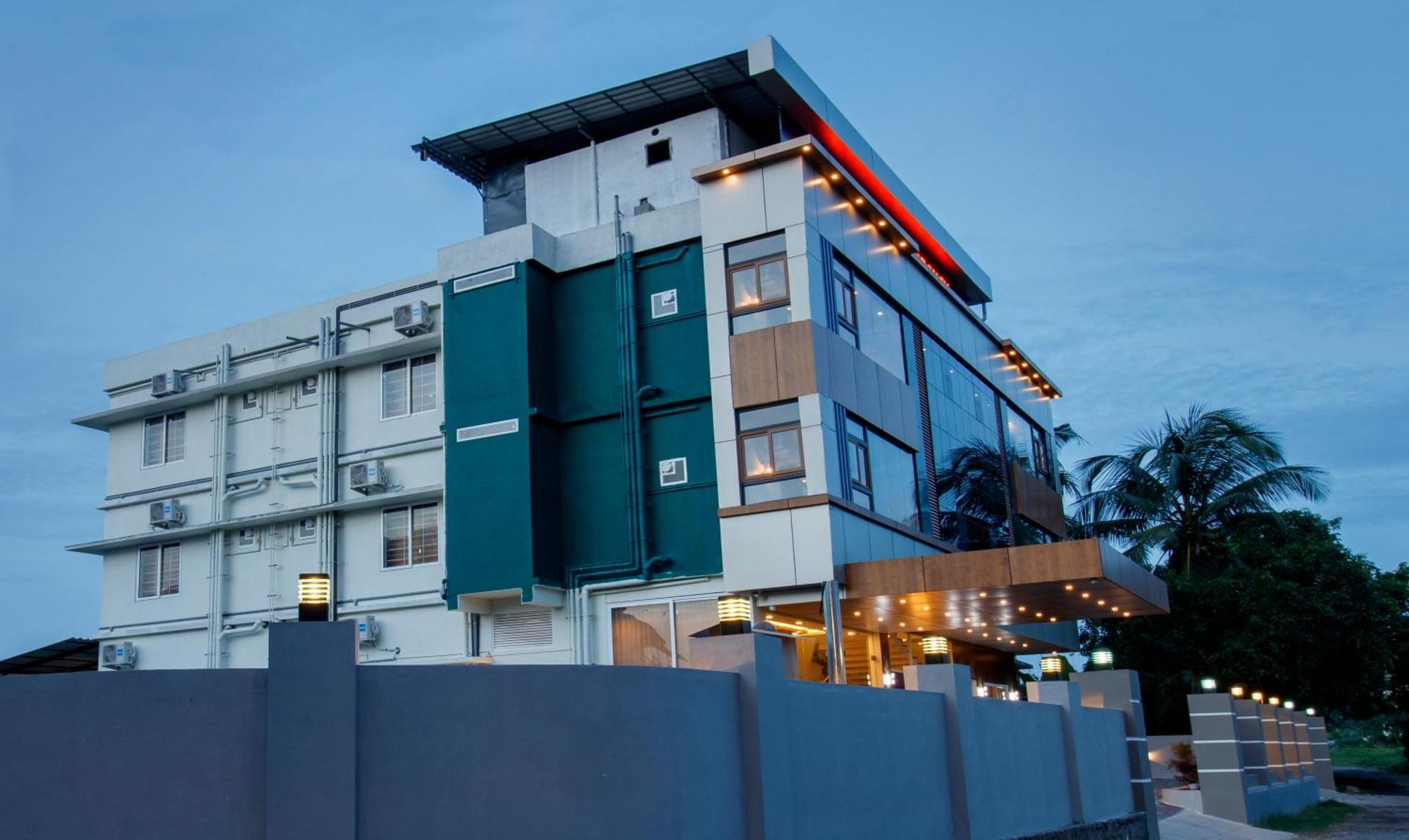 Treebo Amigos Residency Cochin Airport Hotel Kochi Dış mekan fotoğraf