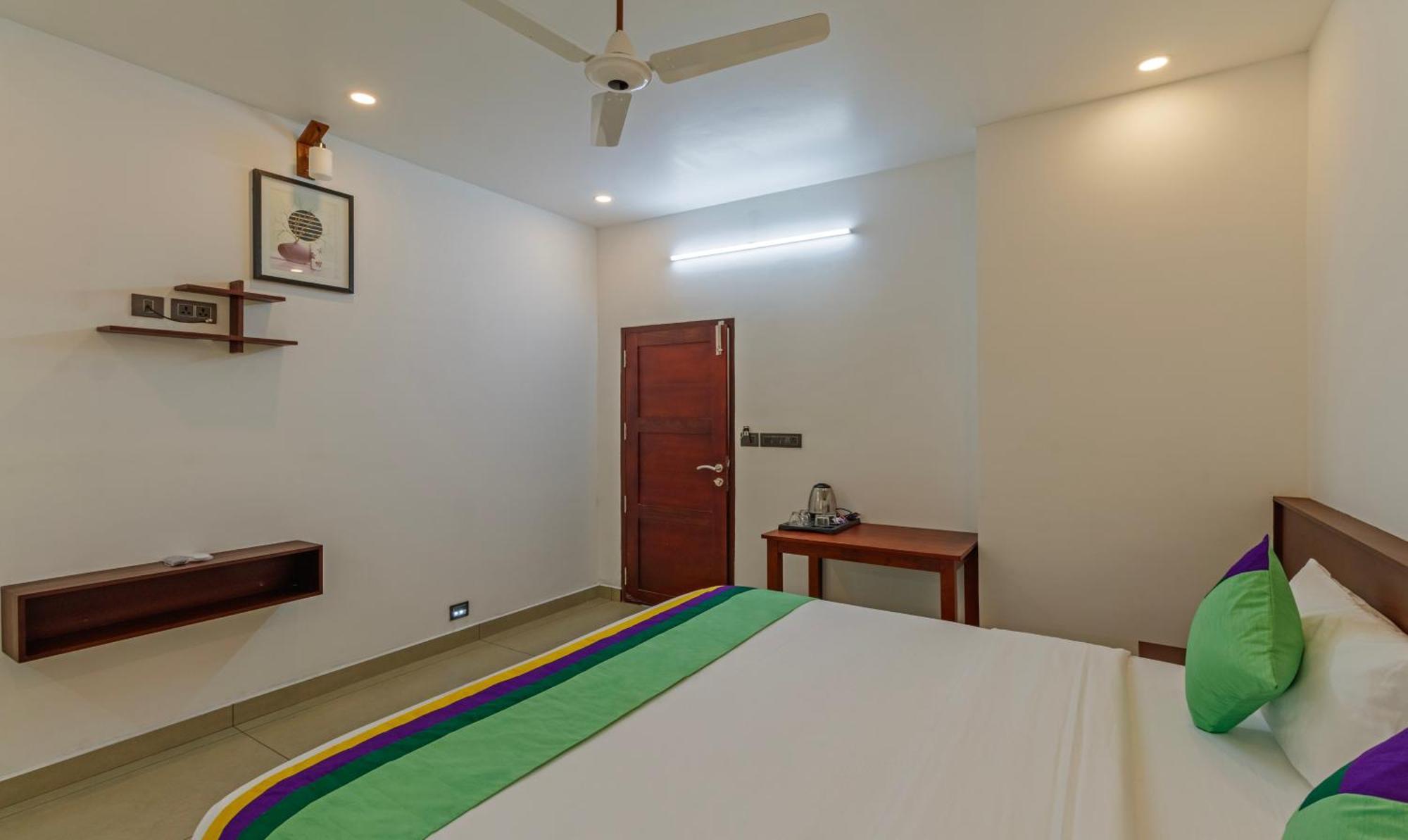 Treebo Amigos Residency Cochin Airport Hotel Kochi Dış mekan fotoğraf